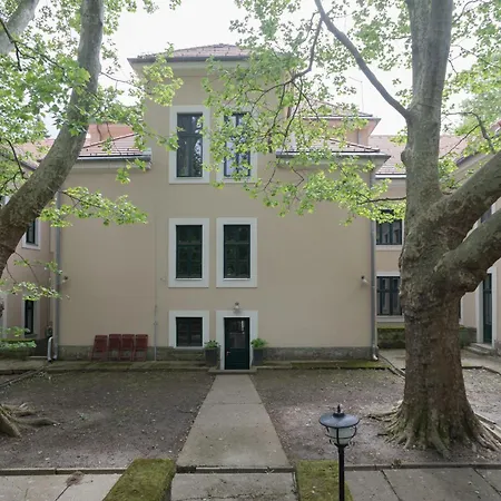 Bed & Breakfast Mater Salvatoris Lelkigyakorlatos Haz Gödöllő